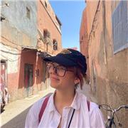 Etudiante qui donne des cours niveau primaire, collège et début lycée